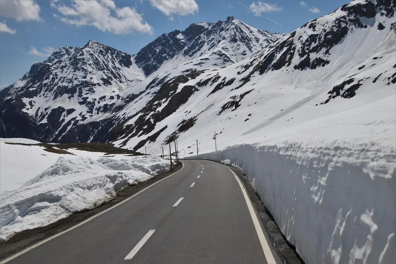 the side of the road, snow, mountains, the stage, steep, pass, asphalt, peak, switzerland, high, array, the height of the, mountain, overlap, nature, travel, perspective, the alps,