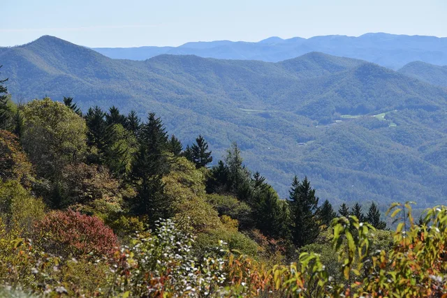 blue ridge parkway, nc, mountains, landscape, fall, overlook. Scenic route case studies: check a tour's claims against route data