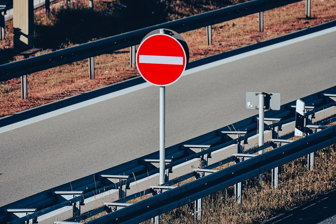traffic sign, road, highway, prohibitory, do not pass